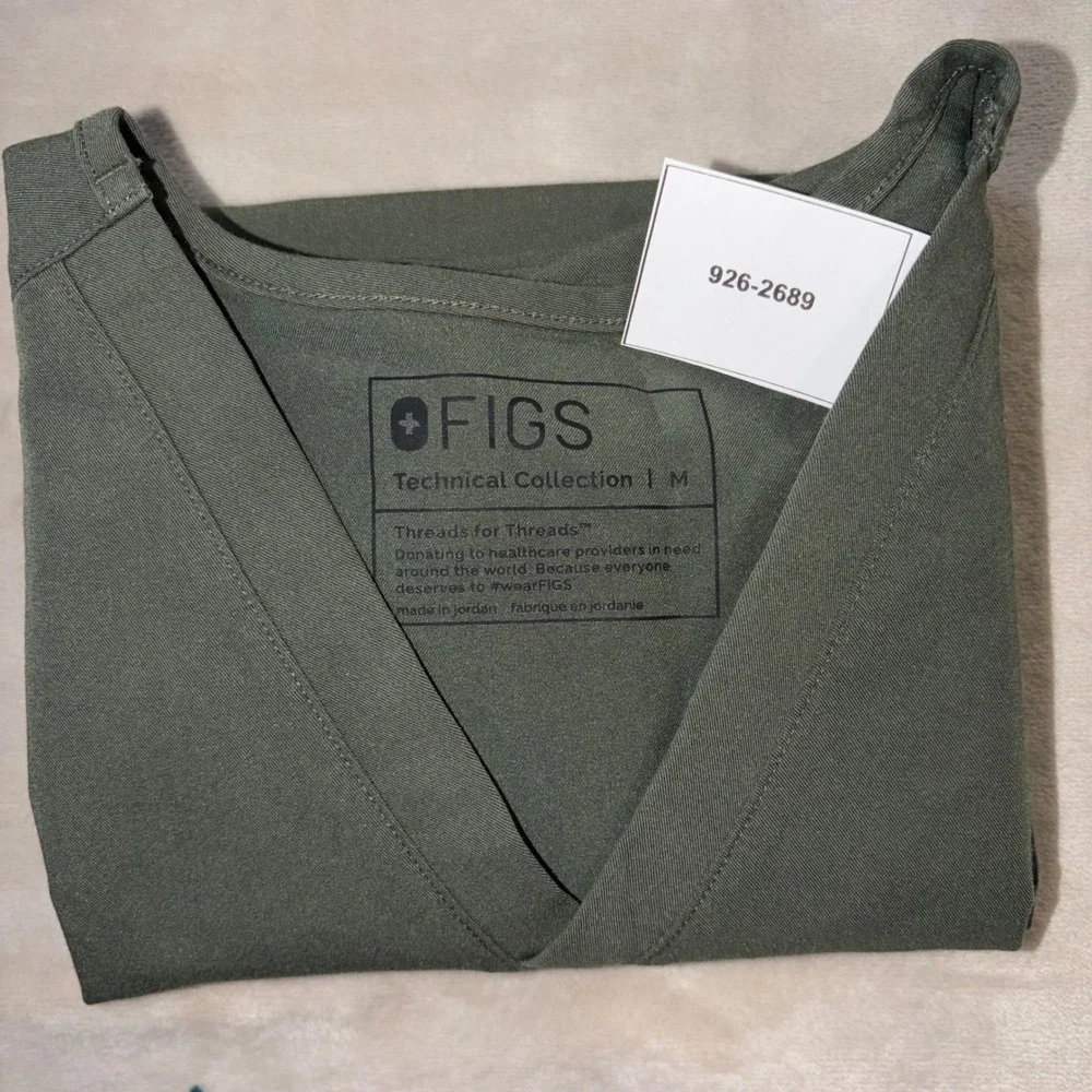 FIGS Catarina One Pocket Scrub Top Olive Green V-Neck 1000211 Womens Medium
